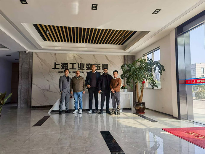 Горещо и искрено приветстваме египетските клиенти да посетят физически нашата работилница!